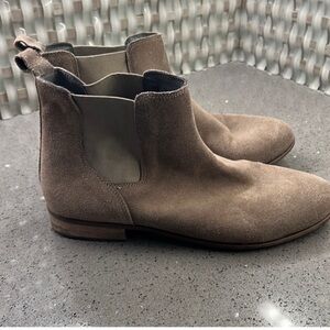 Suede Chelsea Boots - Brown size 10 Urban outfitters